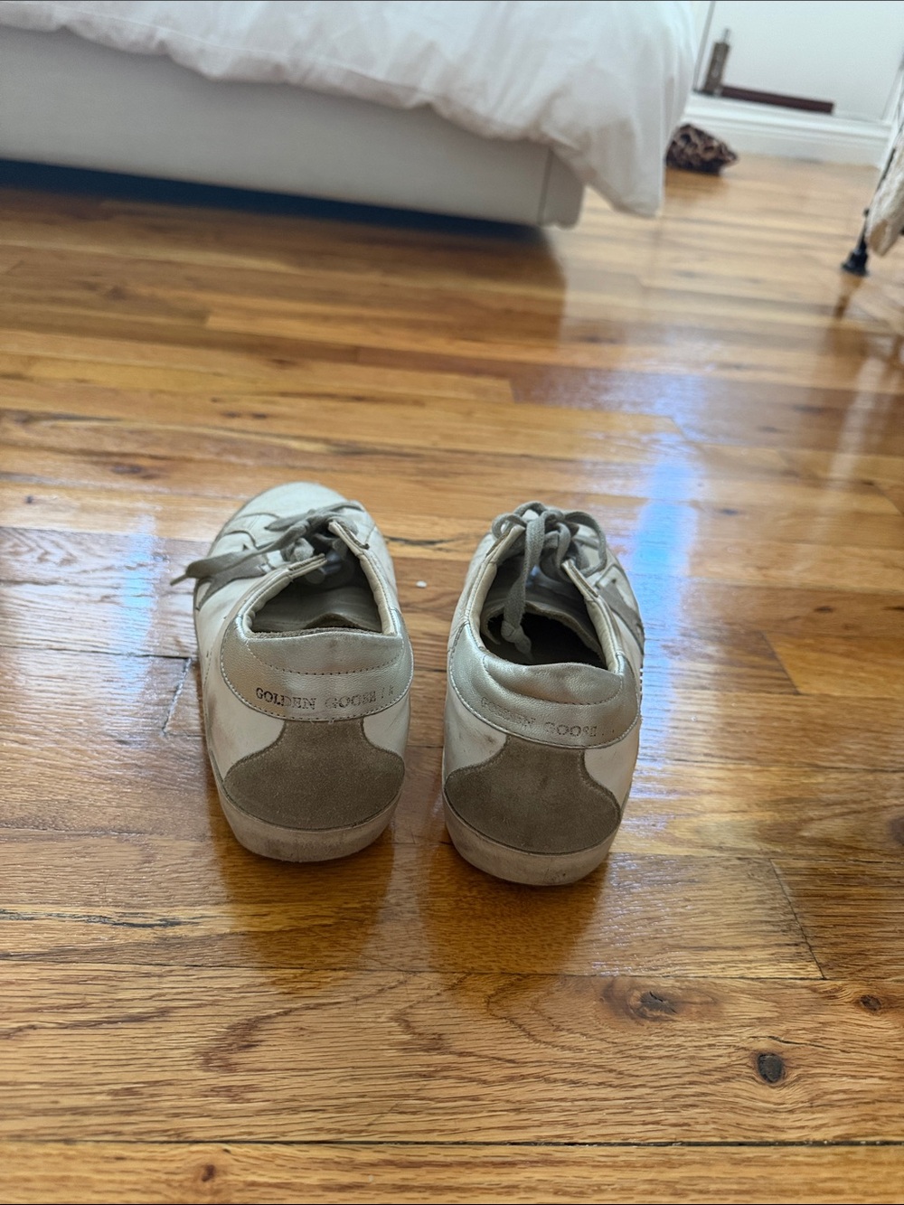 Golden Goose White Sneakers with Gray Star - Picture 5 of 6